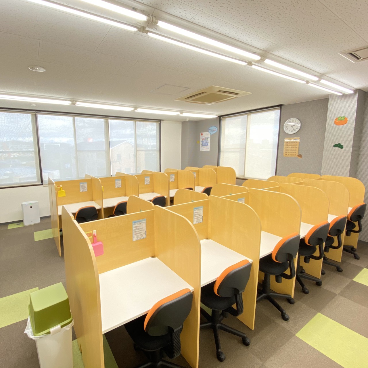 勉強する場所がなくて 自習室だけ利用のコースもあります ゴールフリー 上牧教室 ゴールフリー