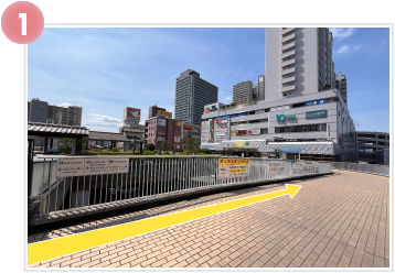 JR草津駅東口より右手のエルティ932側に向かう